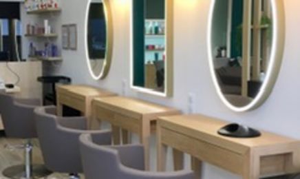 LB Coiffure Mixte : Coiffeur à Vulaines-sur-Seine.                                           Salon climatisé