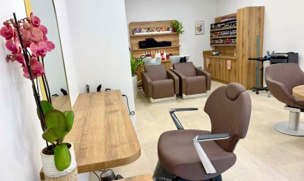 Maison de coiffure By Maelle  : Coiffeur à Morestel