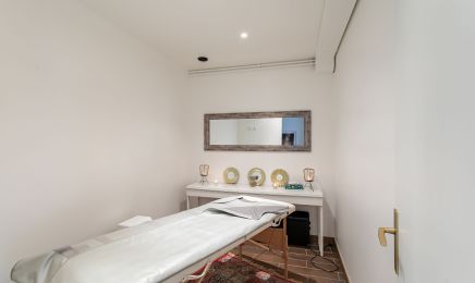 Les Bains d'Ambre : Manucure à Courbevoie
