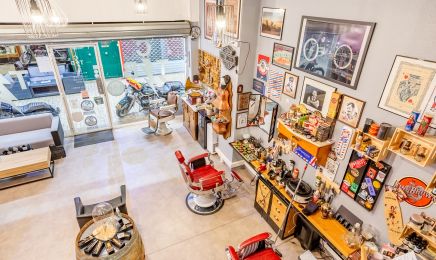 TCB - Tatoueur Coiffeuse Barbier : Coiffeur à Vichy
