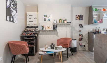 Lili Ongles : Institut de beauté à La Chaux-du-Dombief