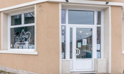 Aux Miroirs d’Or : Coiffeur à Dortan
