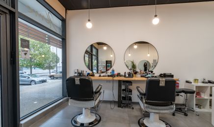 KM coiffure - L'instant bien être  : Manucure à Montpellier