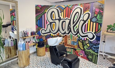 Haardesigner Sali: Kosmetikstudio in Frechen