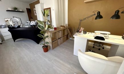 Kali (Détatouage & Soins) : Coiffeur à Limay
