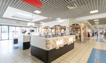 Mlle Pearl - Bar à Ongles  : Manucure à Gassin