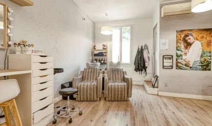 En Aparté : Manucure à Sauveterre