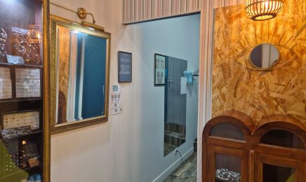 Kenze Naturel Piercing et Beauté : Manucure à Tours