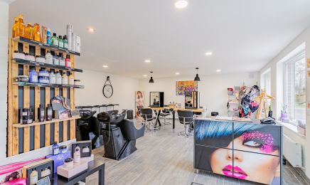 1000 Éclats  : Coiffeur à Leers