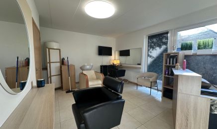 Clémence - Salon de coiffure : Coiffeur à Profondeville