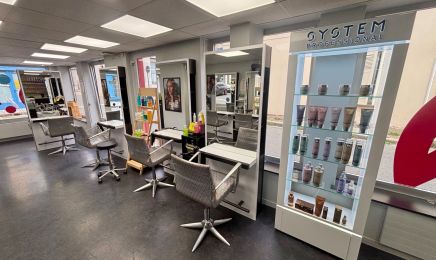 KROONER - Illiers-Combray : Barbier à Illiers-Combray
