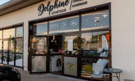 Delphine Esthetique : Manucure à Manosque