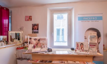 Carlyn Beauty  : Manucure à Sanary-sur-Mer