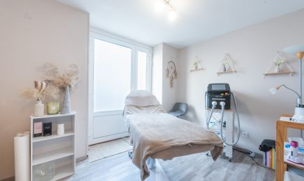 Lili Ongles : Institut de beauté à La Chaux-du-Dombief
