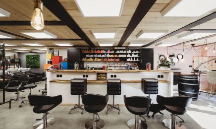The Room : Coiffeur à Châteaurenard