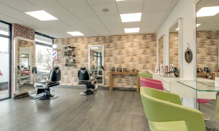 Au dela du miroir : Coiffeur à Landerneau