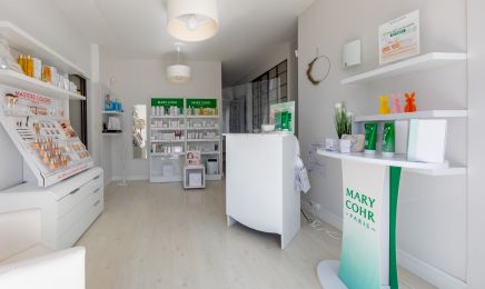 ambre beauté : Manucure à Belz