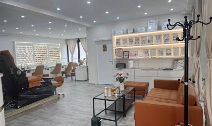 Elite Nails & Lashes : Kosmetikstudio in Fürth