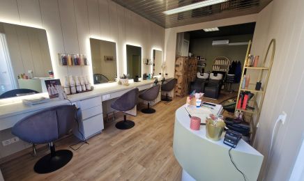 Au Salon  : Coiffeur à Roujan