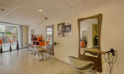 Brun de folie : Coiffeur à Plémet