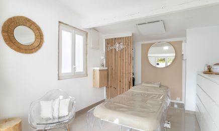 Beauty Bar By Aurélie  : Institut de beauté à La Londe-les-Maures