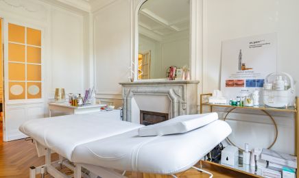 Glow Up Nice : Manucure à Nice