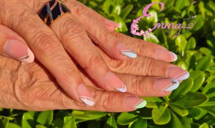 Emma Nail 1798 Chez Saint Lou Coiffures : Manucure à Thuir