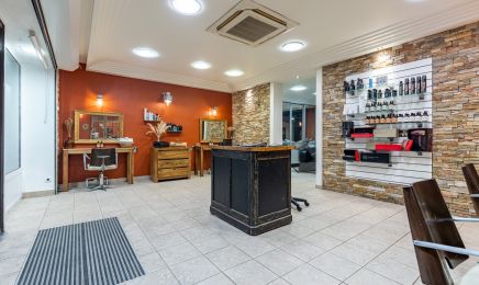 Christopher Stasser Artisan Coiffeur : Manucure à Pontoise