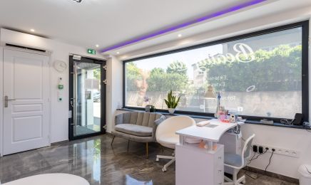 Beauty Lab by Yulia Truta : Manucure à Cogolin