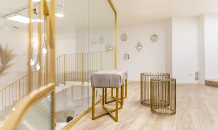 Glow Up Beauty Academy : Manucure à Le Cannet
