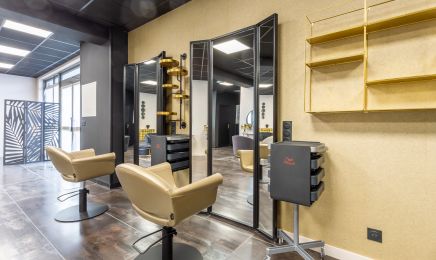 Le Salon By M : Manucure à Amancy