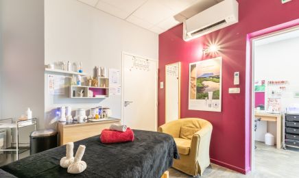 Ombr’elle Esthétique : Manucure à Étoges