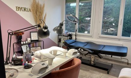 By Oria beauté : Manucure à Le Puy-en-Velay