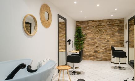 Authentic beauty : Coiffeur à Orgeval