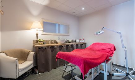 L’Essentiel Beauté  : Manucure à Sète