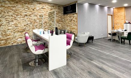 Glamorous - Hair & Beauty: Nagelstudio in Neutraubling