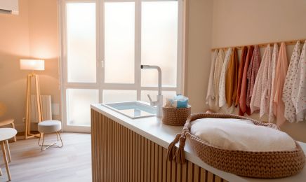 Koella - Centre de périnatalité - Bain enveloppé - Massage femme enceinte - Rebozo : Institut de beauté à Chaponnay