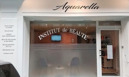 Institut Aquarella : Manucure à Moulins
