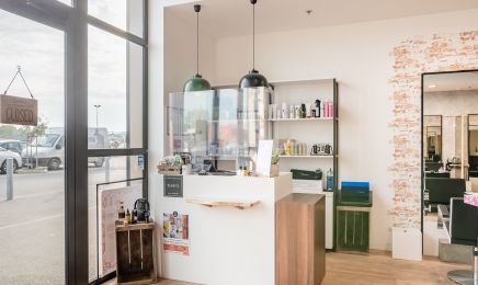 Le Miroir by Laëtitia : Coiffeur à Nueil-les-Aubiers