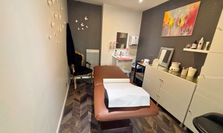 Débo's'Ongles : Institut de beauté à Saint-Romain-de-Jalionas