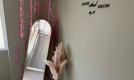   Lash And Brow By H : Institut de beauté à Claix