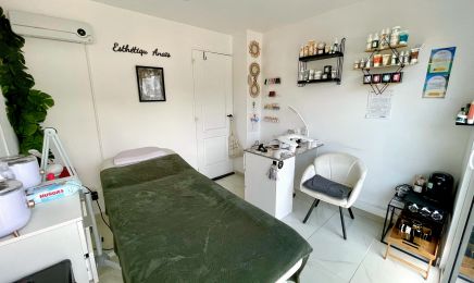 EsthétiquAnaïs : Manucure à Estézargues
