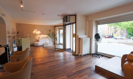 Amluxe Haarstudio: Friseur in Frankfurt am Main
