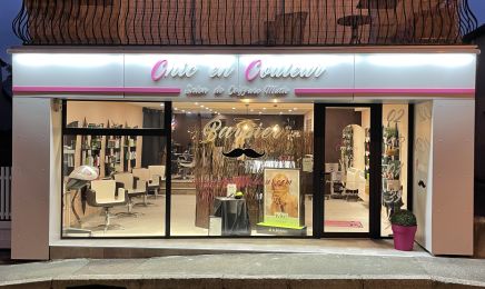 Chic en couleur : Coiffeur à Évron