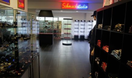 Generation X - Piercingstudio: Kosmetikstudio in Saarbrücken