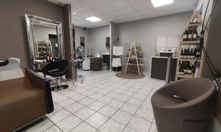 Atelier de Coiffure Karin (Concept Personnalisé Privé) : Coiffeur à Nîmes