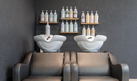 Un Hair de Rébellion  : Coiffeur à Roye