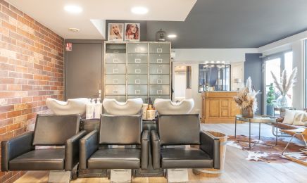 Autrement Coiffure & Beauté  : Coiffeur à Valence