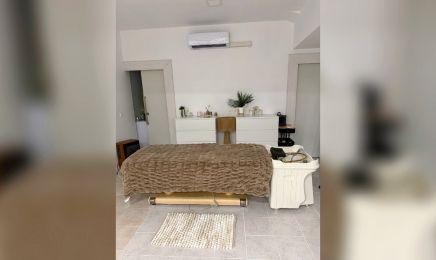 Maison Célia. A : Institut de beauté à Bédarrides