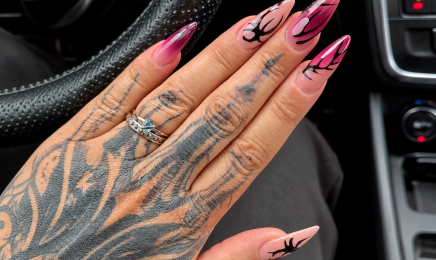 NAILS LAB, Rehaussement de cils - Browlift - Nail Art - Pose capsules  : Institut de beauté à Clouange